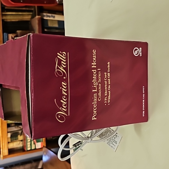 Vintage Victoria falls porcelain lighted house Collectors Series 1 School House - Picture 4 of 12